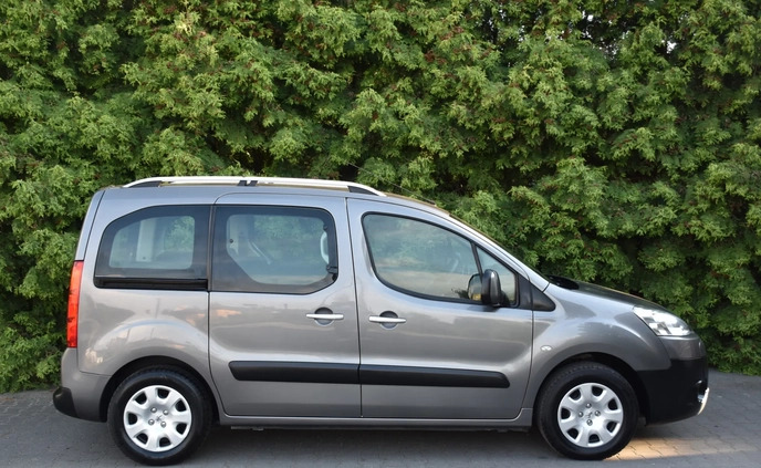 Peugeot Partner cena 25999 przebieg: 179206, rok produkcji 2011 z Darłowo małe 781